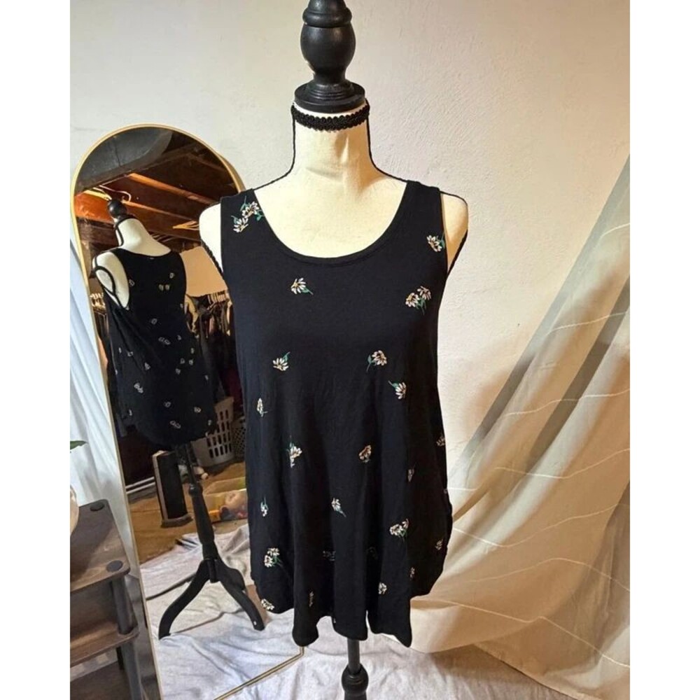 Old Navy Black Floral Tank Top Daisy Swing Hem Sleeveless Summer Blouse